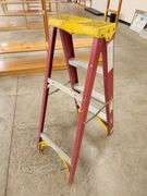 4ft Medium/Duty Commercial Ladder