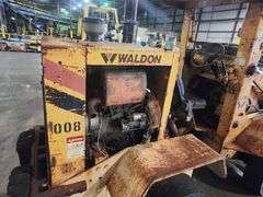 Waldon 5100 Loader – Runs, Lifts, Tilts, and Moves!