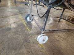44" Industrial Floor Fan – Heavy-Duty Airflow