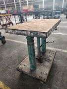 30” X 20” X 32” Metal Hydraulic Lift Work Stand