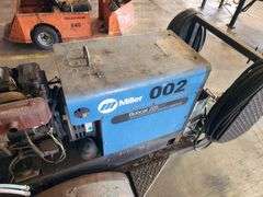 Miller Bobcat 225 Welder Generator ( 8000watt)  with Trailer