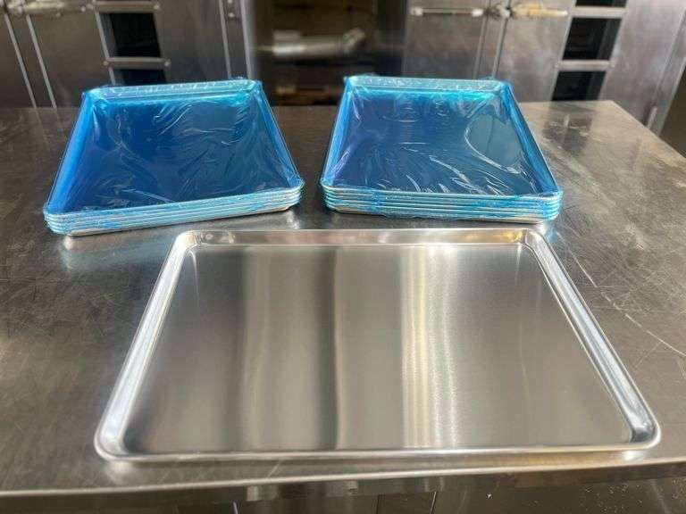 Bid x 12 β NEW Full-Size Heavy-Duty Aluminum Sheet Pans