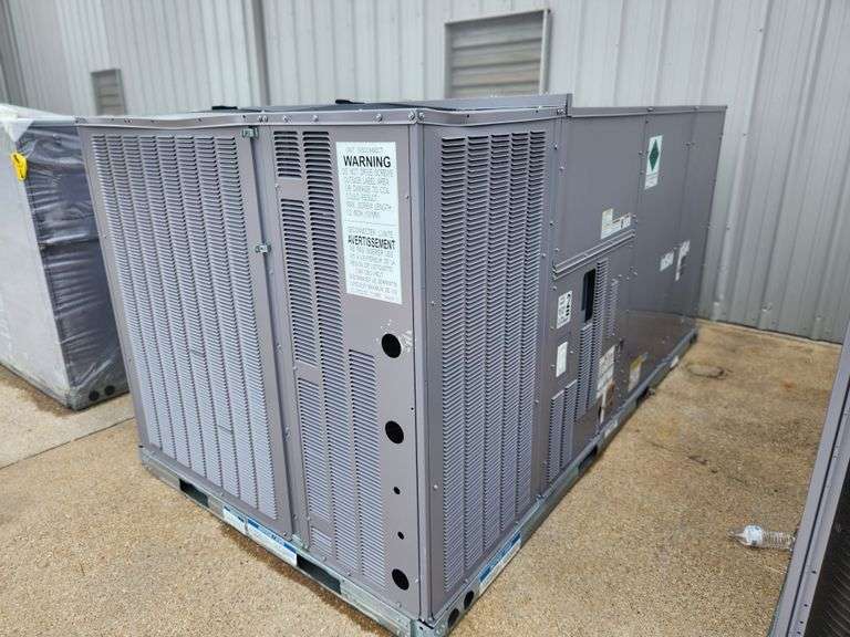 NEVER INSTALLED Carrier 12.5 Ton Rooftop Packaged A/C with Gas Heat, Model 48FCEN14D3M5A6W4C0