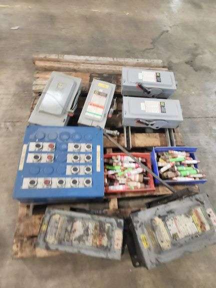 Industrial Electrical Switch & Fuse Panel Assortment – Square D Disconnects, Panel Box & Assorted High-Voltage Fuses