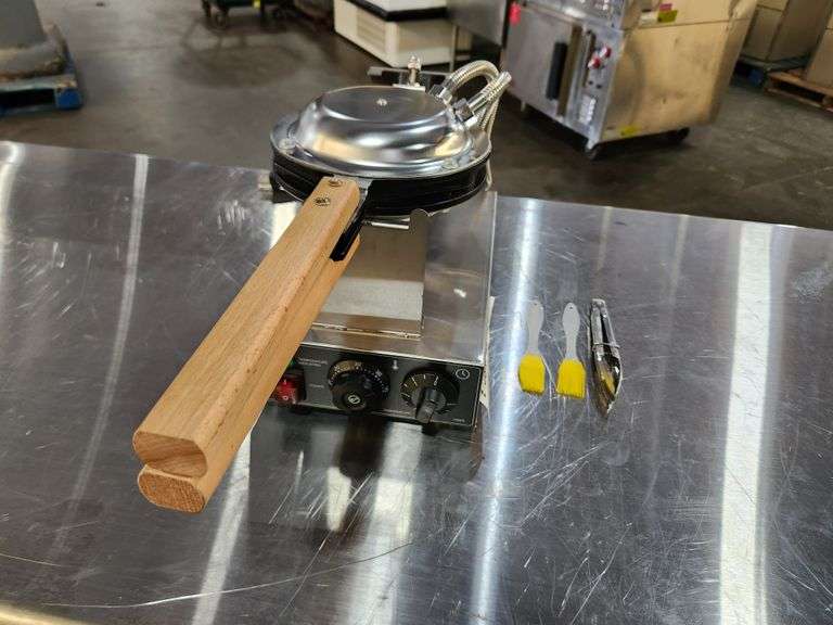 BRAND NEW β COMMERCIAL BUBBLE WAFFLE MAKER