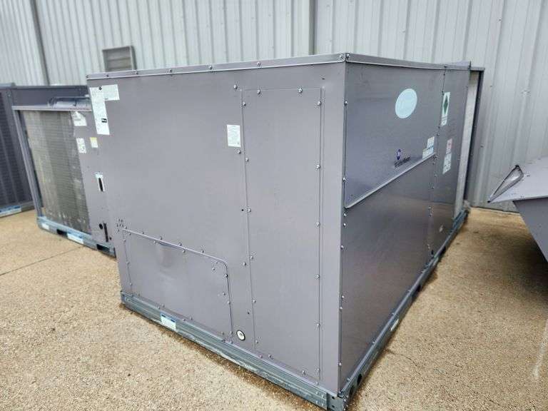 Carrier 12.5 Ton Rooftop Packaged A/C with Gas Heat, Model 48HCFD14A2A5A0A0A0