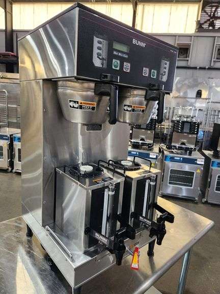 Bunn 33500.0042 Dual SH DBCยฎ Automatic Shuttle Coffee Brewer w/ (2) 1.5 Gal Portable Servers + Fast-Flow Faucet
