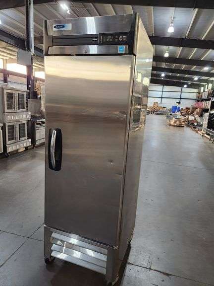 Norlake AdvantEDGE R23-S Stainless Steel Refrigerator