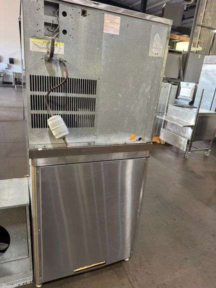 Hoshizaki KM-850MRH Remote-Cooled Ice Machine Head w/ Lancer 8
