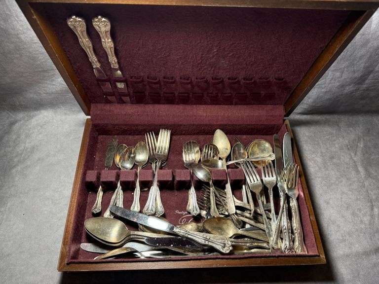 National Silverplated Silverware set