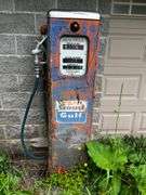 Vintage Gulf fuel pump