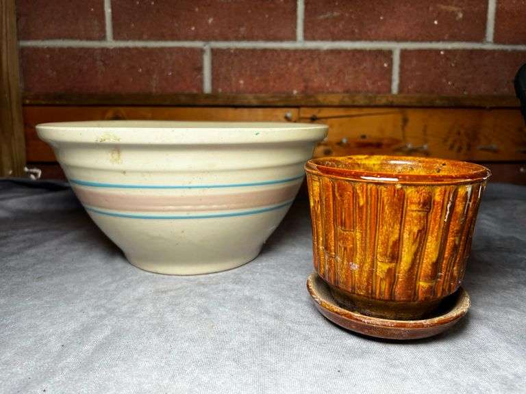 McCoy 10” mixing bowl and planter