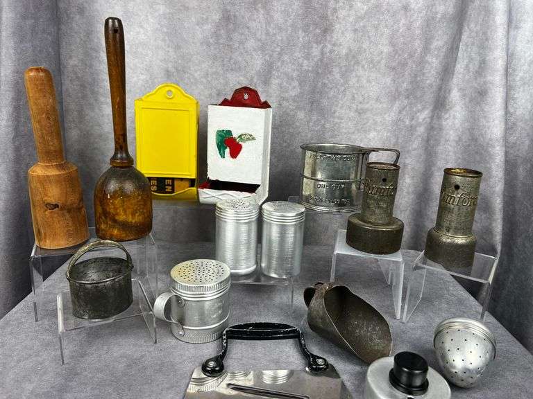 Vintage kitchen items