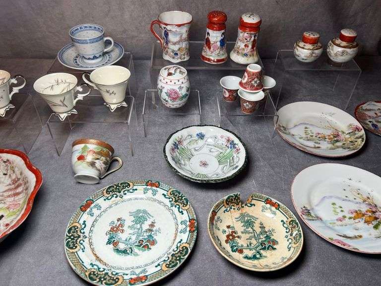 Asian porcelain group