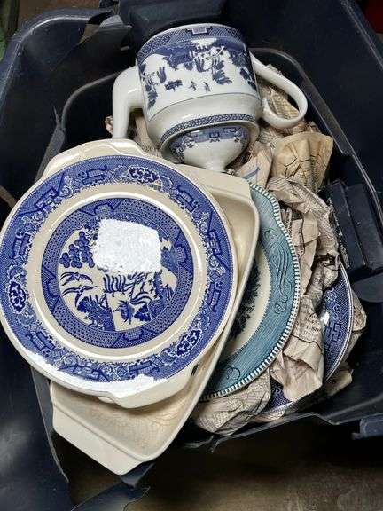 Tote of Blue Willow style china