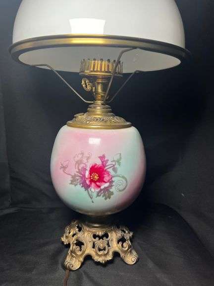 Vintage parlor table lamp