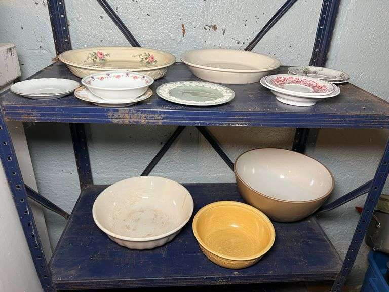 Assorted vintage porcelain and ceramic china and mixing bowls