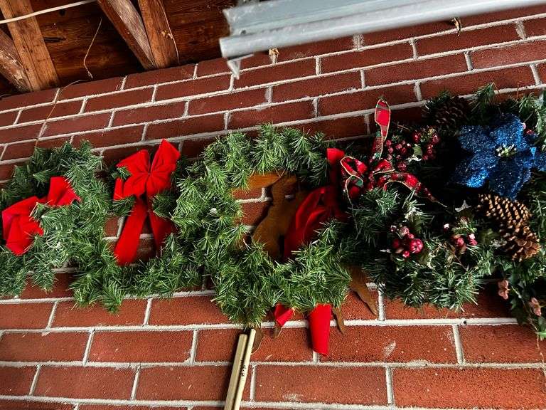 Group of artificial wreathes