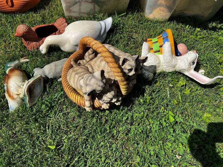 Ceramic and porcelain animals