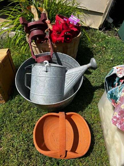 Water can, galvanized bucket and garden decor