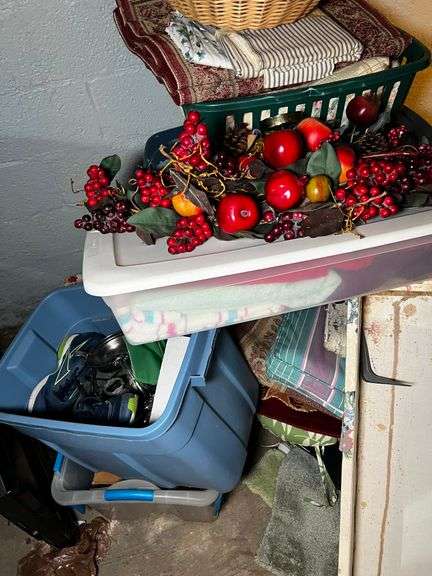 Linens, throw rugs, decor and more
