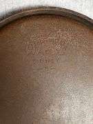 WagnerWare 1109 E cast iron griddle