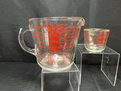 3 vintage Pyrex measuring cups
