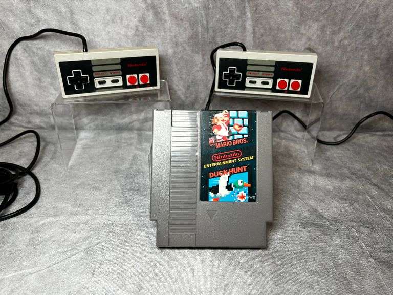 UNTESTED Nintendo Duck Hunt/Mario Bros game and 2 controllers