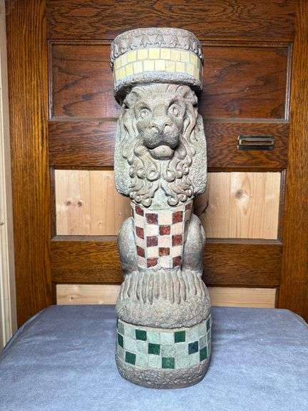 Lion pedestal flower pot stand