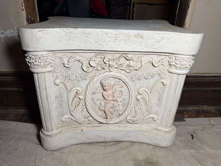 Resin Victorian style plant stand