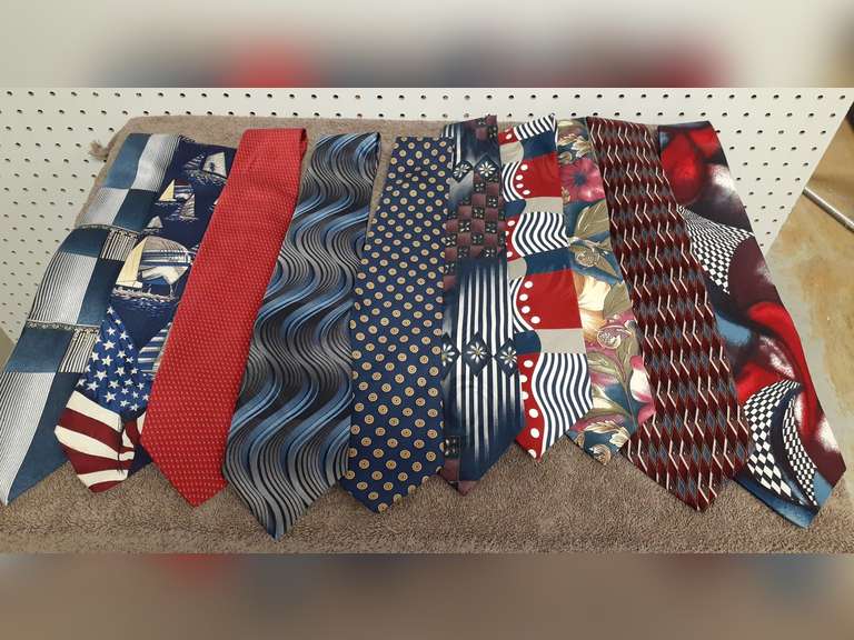 Assortment of Men's Neckties Northern Kentucky Auction, LLC