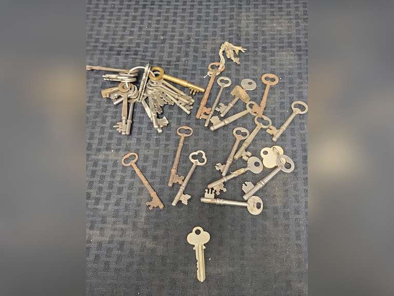Skelton Keys and Independent Lock & Key Company Key Northern Kentucky