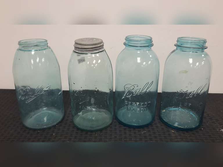 Ball Mason Jars - One with Zinc Lid