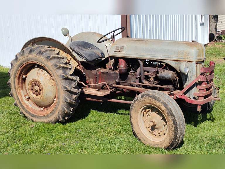 Ford 8N tractordoes run and also has power take off Northern
