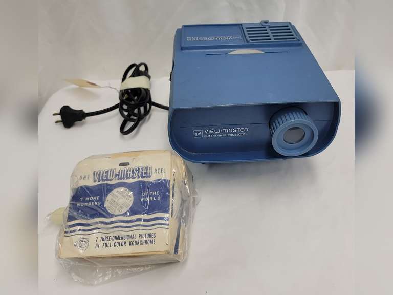 GAF View-Master Entertainer Projector and Reels - Northern Kentucky ...