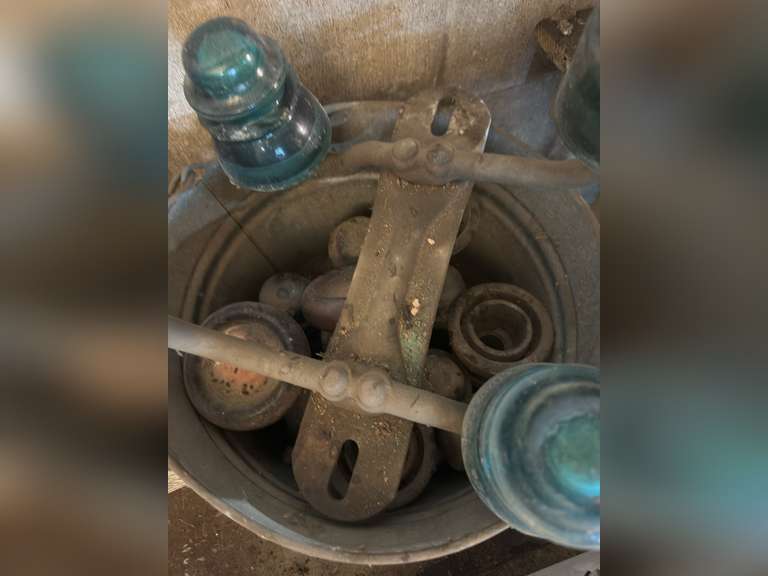 Galvanized bucket with insulators