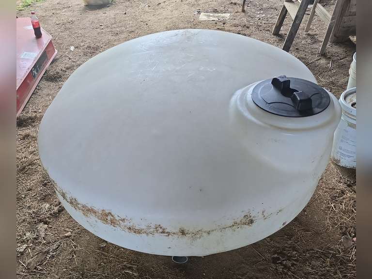210 Gallon plastic water tank. Northern Kentucky Auction, LLC