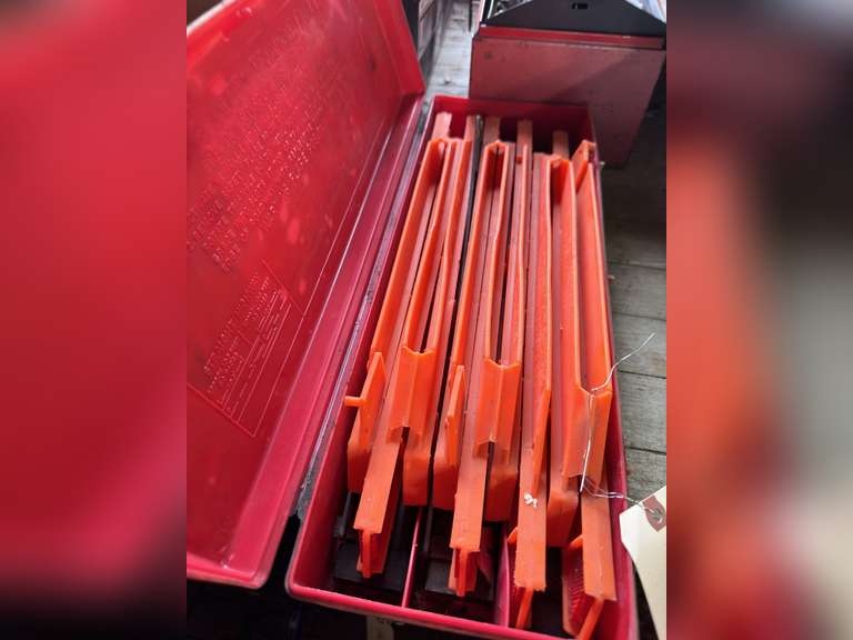 Metal bucket, and roadside emergency reflectors