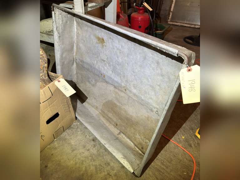 Metal mixing tray, 33” x 25” x 6” deep