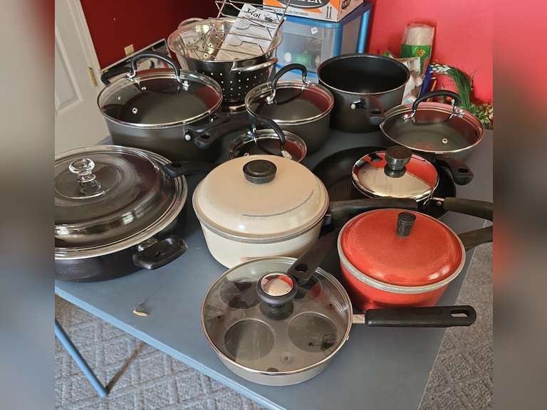 Assorted pots and pans - Northern Kentucky Auction, LLC