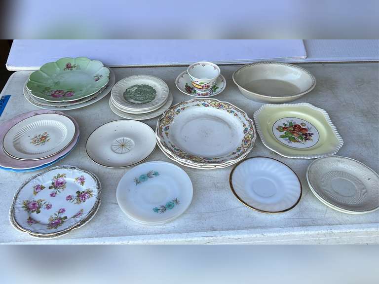 Miscellaneous vintage China. See photos for brands and condition.