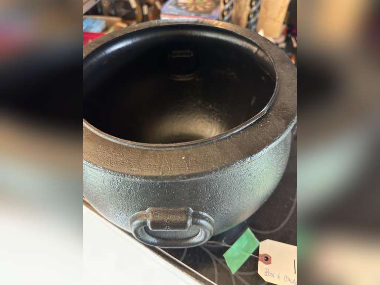 5 Foot Halloween lamp, post and a plastic cauldron