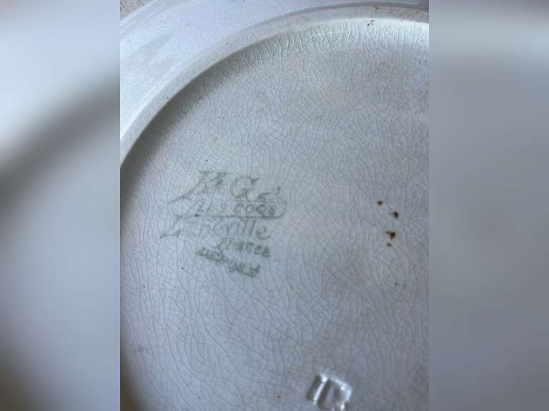 King Tom, a 72’ American tradition  plates (3), Maruta Ware (3), pie plates (2) and 1 vintage K&G Luneville France plate.