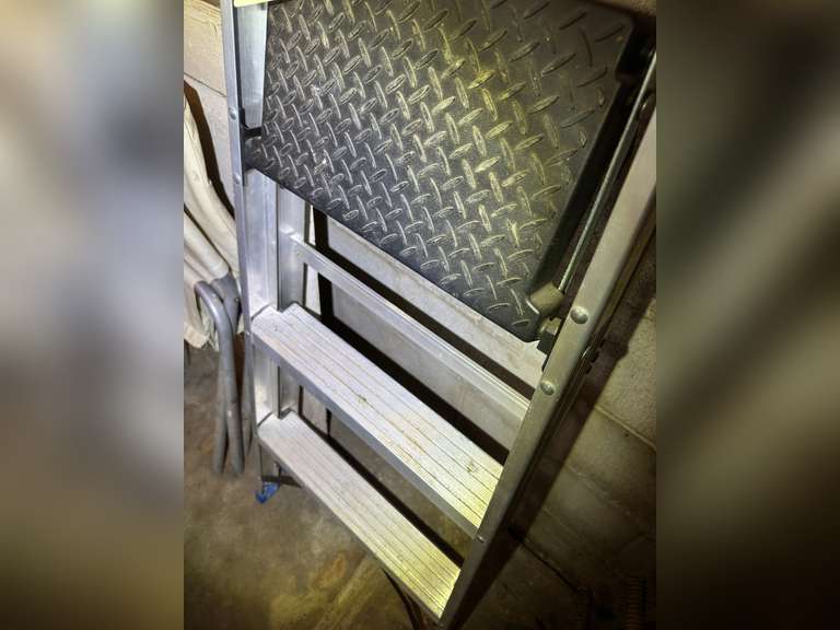 5 1/2 Foot tall painters ladder