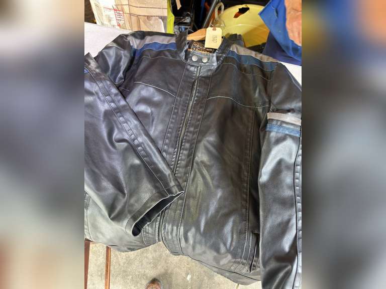 Leather jacket size XLT