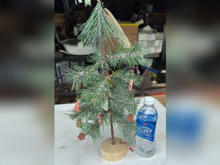 17” Christmas Tree (old)