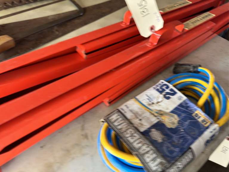 Foldable sawhorses