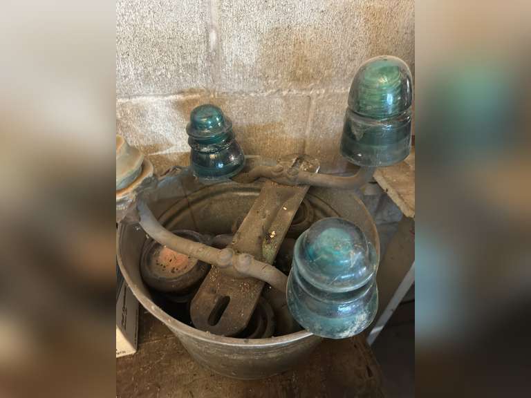 Galvanized bucket with insulators