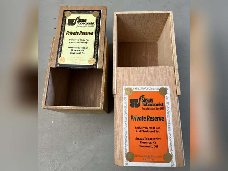 Various cigar/tobacco boxes.