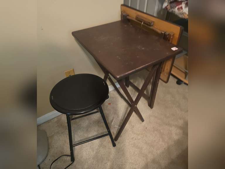 Stool and 2 TV trays